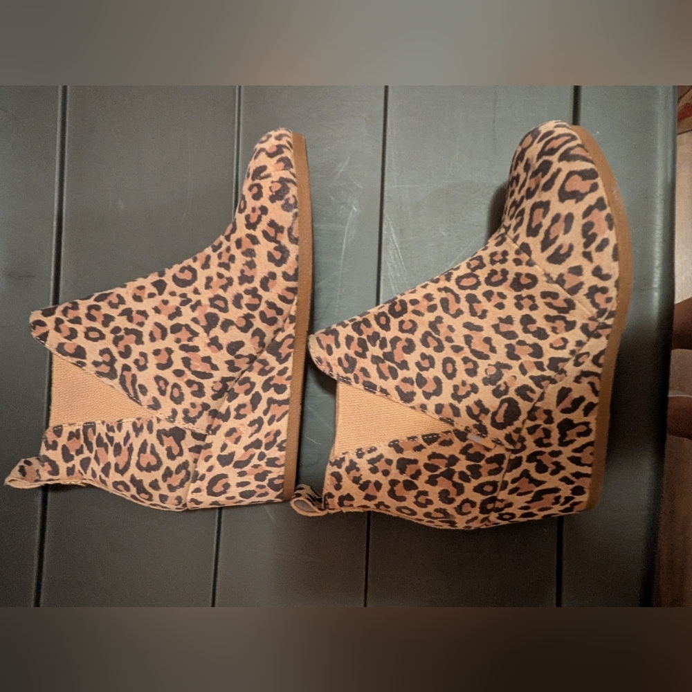 Tom's Leopard Print Wedge Booties